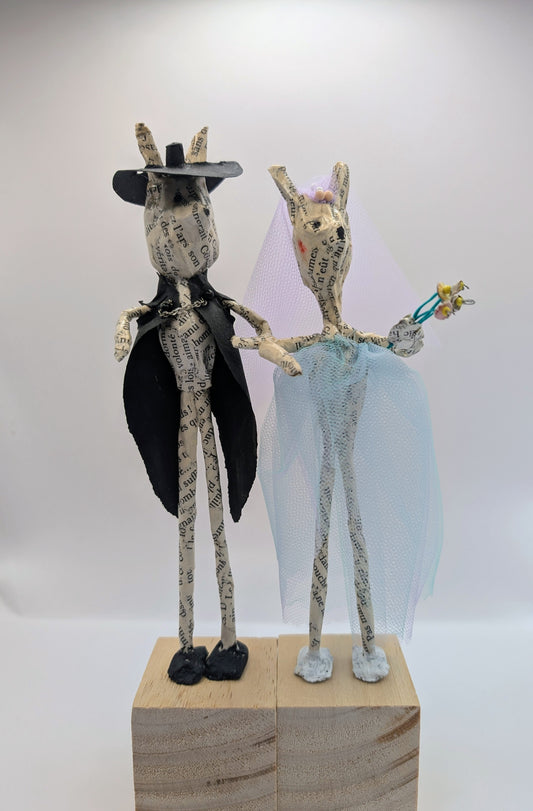 Couple de Mariés en Papier Mâché  Sculpture Artisanale Recyclée  Décoration Mariage Unique