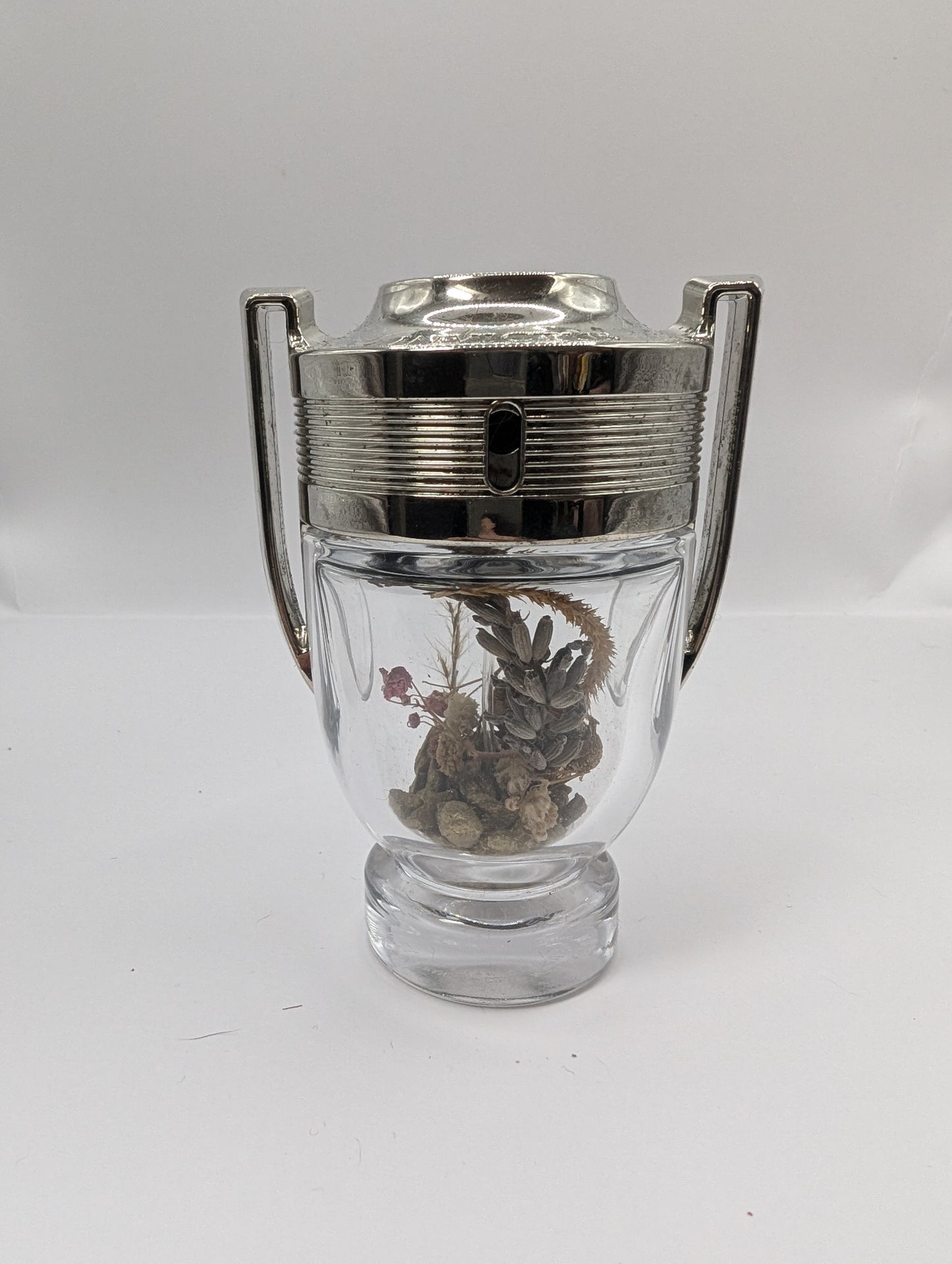 Flacon de Parfum Upcyclé  Objet Décoratif Unique  Recyclage Créatif